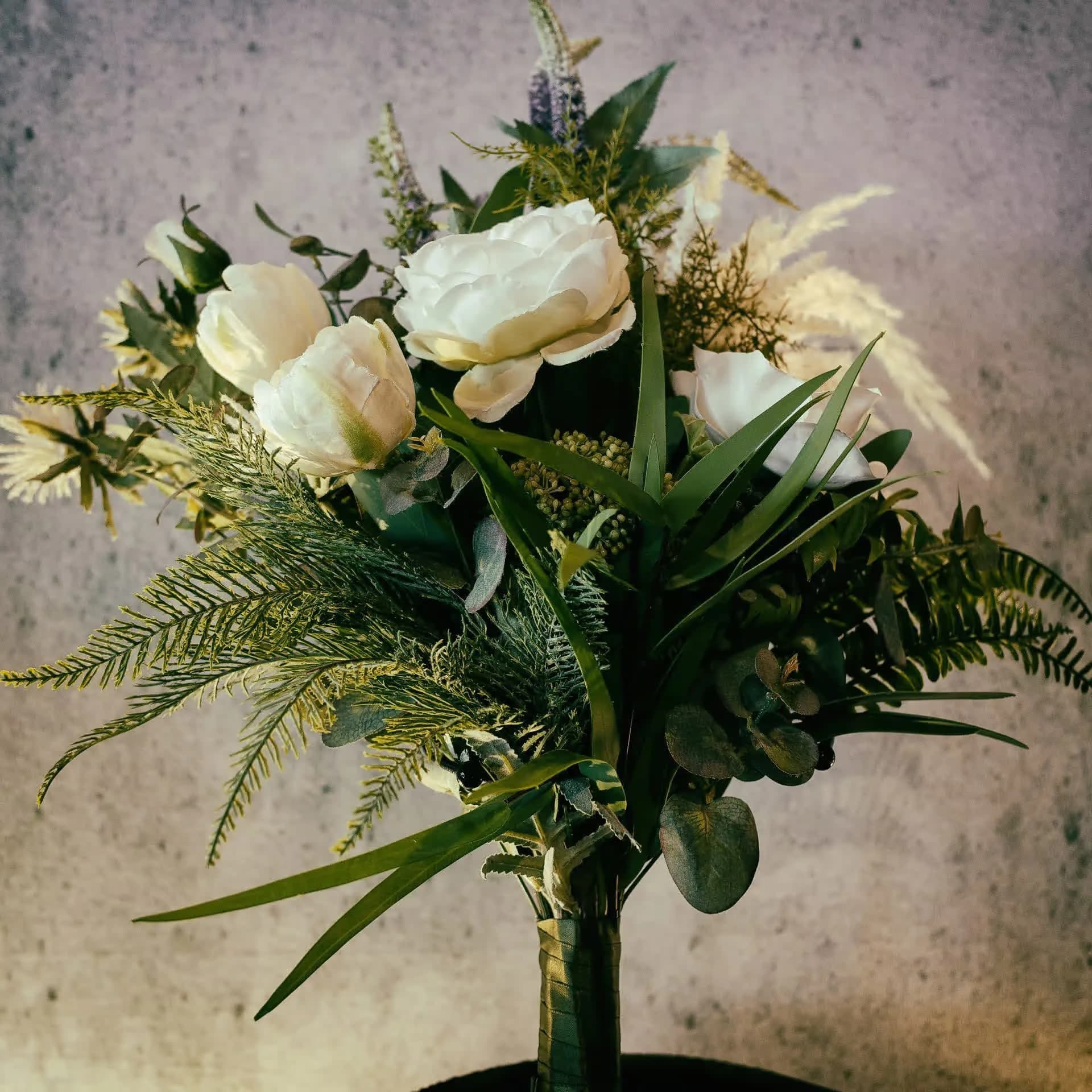 白綠手綁花束