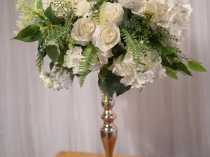 Alternative view of 仿真花藝桌花10入組-白綠B