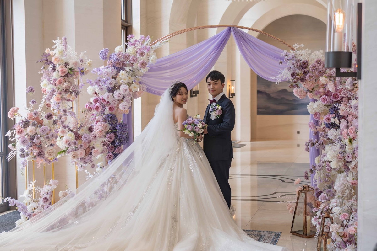 紫色系婚禮拱門佈置
