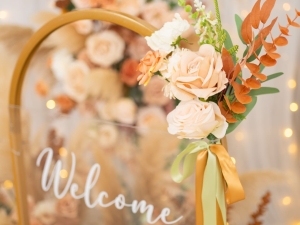 奶茶色尤加利木拱門，溫馨自然風格婚禮佈置