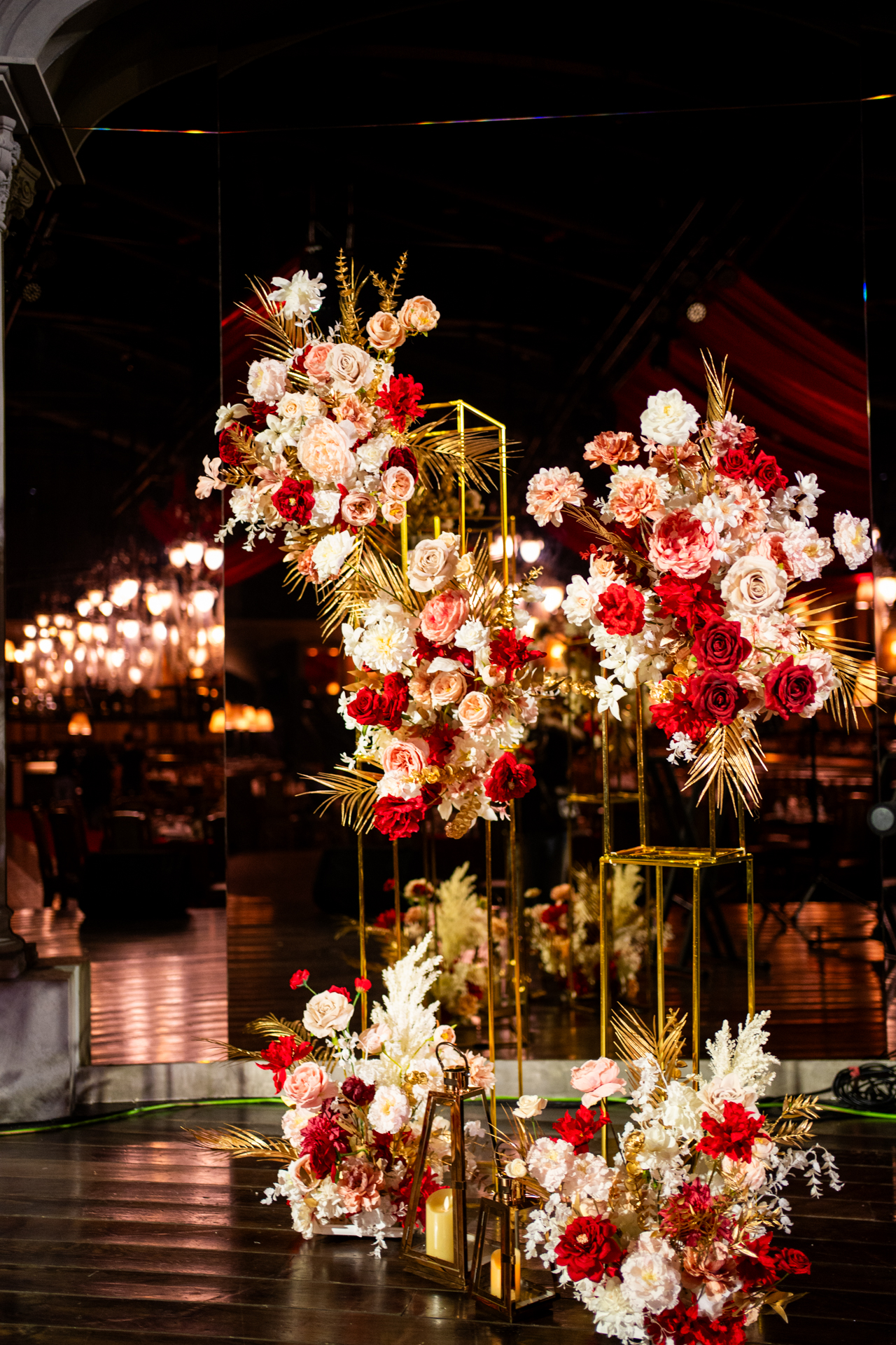 空中花園紅金花藝