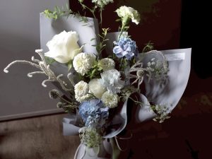 Alternative view of 鮮花花束|白藍紫色系 多樣混合花材花束