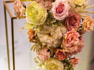 Alternative view of 金架仿真花