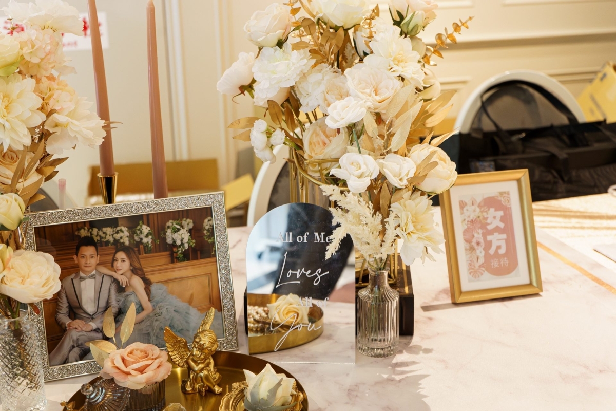 LINE ALBUM 231001 白金盛典 231004 2