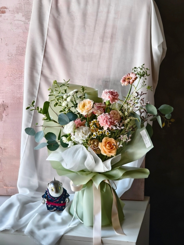 LINE ALBUM 鮮花中型花束參考圖1700 2000 240723 9