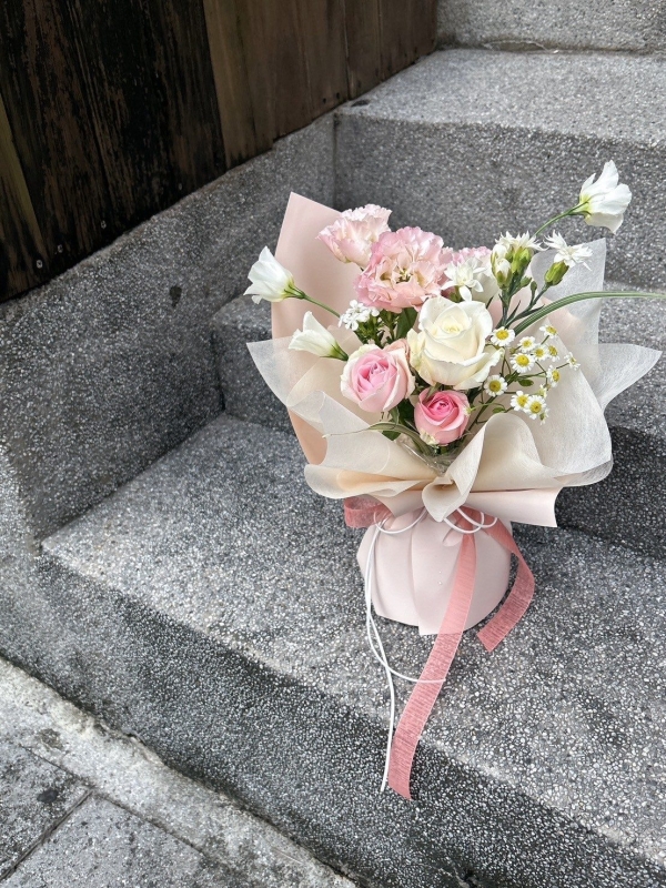 LINE ALBUM 鮮花小型花束參考圖1200 1500 240723 1