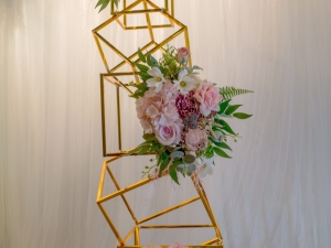 立方架仿真花 (粉色系) 9 R020443