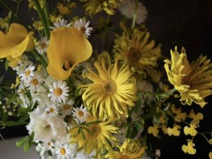 Alternative view of 鮮桌花｜黃色系大型桌花