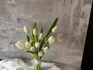 各色鬱金香混合捧花