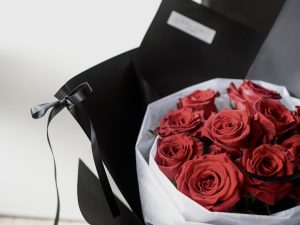 Alternative view of 七夕情人節限量|絨面酒紅 質感深紅玫瑰花束